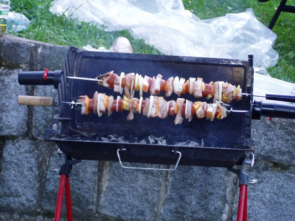 OLYMPUS DIGITAL CAMERA         